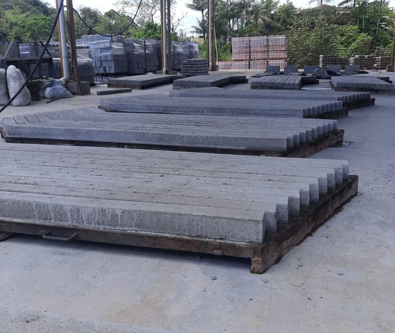 Mourões de concreto fabricados pela Telinco Telas